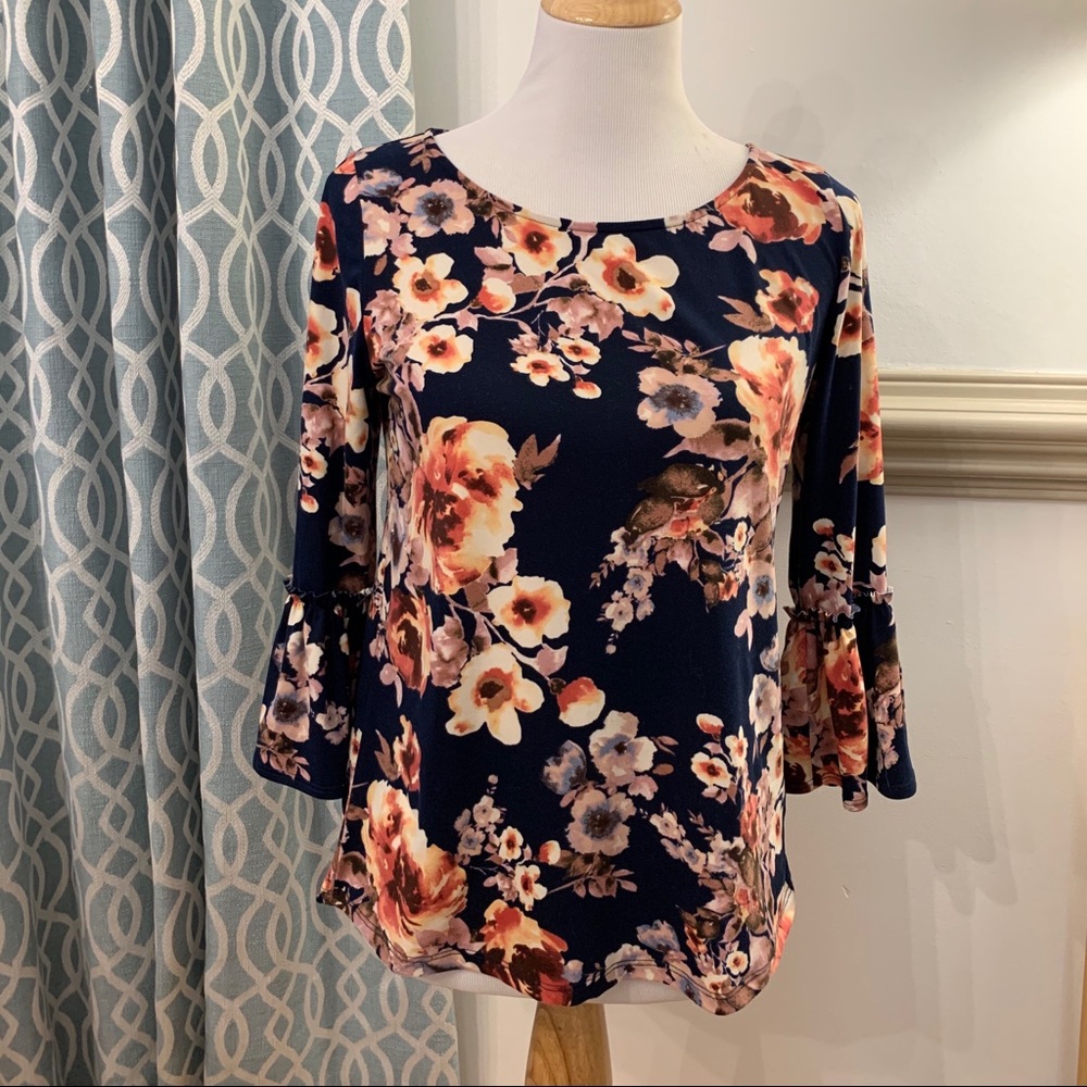 Navy floral top with cute sleeves